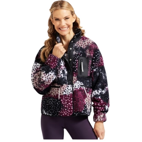 Peloton Caviar Camo Snap Sherpa Jacket in Spotted Purple Black Women’s Size L